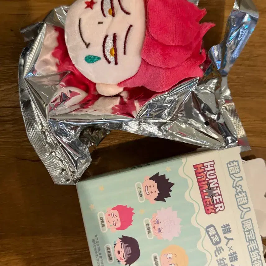 [BUNJANG] Hunter x Hunter Hisoka Shanghai Joycity Badge Plush Keychain / 헌터헌터 상하이 조이시티 히소카 뱃지 인형 키링