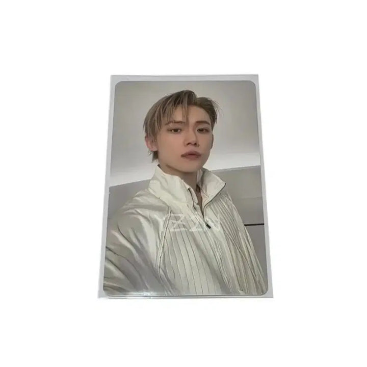 [BUNJANG] TXT Yeonjun NO LABELS: PART 02 PC Case Ver. Photocard / (연준) NO LABELS: PART 02 PC Case Ver.