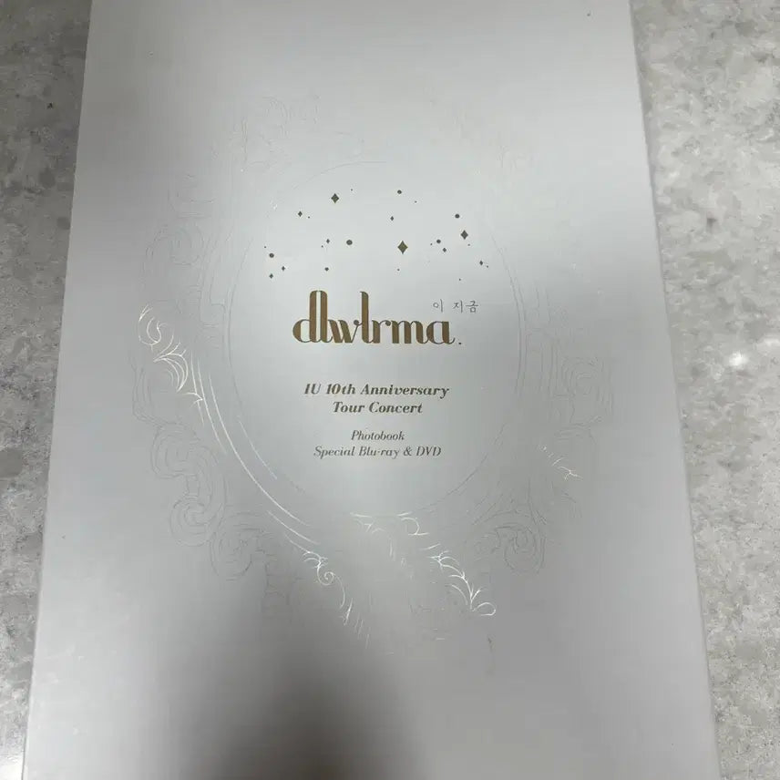 [BUNJANG] IU "The Golden Hour" Concert Blu-ray / 아이유 이지금콘 블루레이