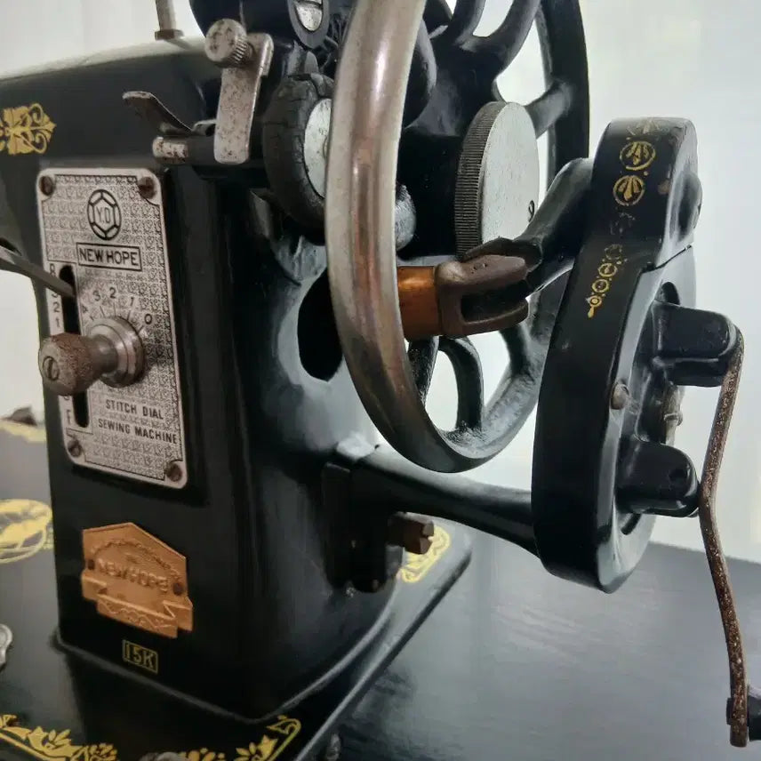 [BUNJANG] New Hope Hand-Cranked Sewing Machine Head Industrial Art Object / 손 재봉틀 순수 수동기계의 진수 산업예술품 오브제 미싱