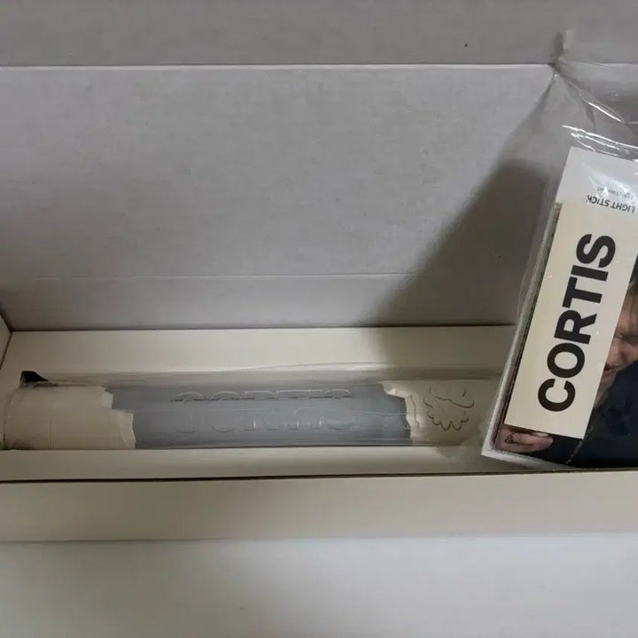 [BUNJANG] Cortis Lightstick Photocard Set / 코르티스 응원봉 판매 (1번 사용, 포카 구성품 모두 있습니다)