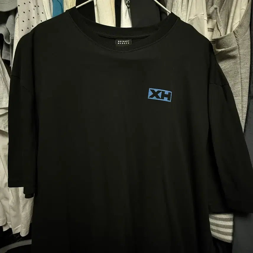 [BUNJANG] XDINARY HEROES "Close the World" Concert MD T-Shirt / 엑디즈 콘서트 클로즈드베타 클베 MD 티셔츠 굿즈