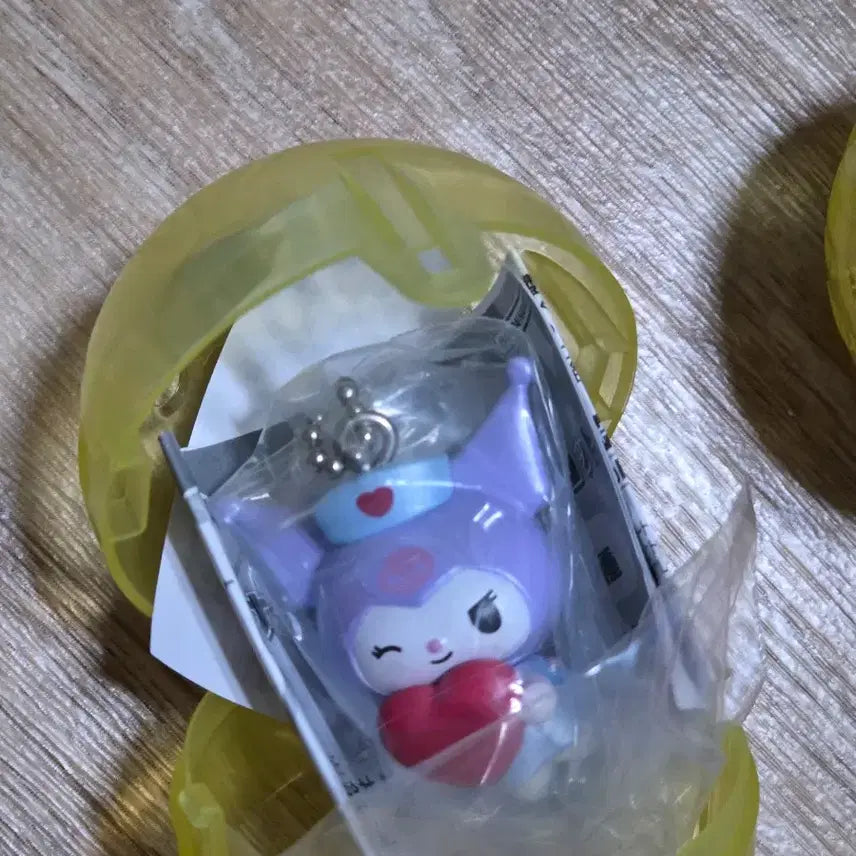[BUNJANG] Sanrio Nurse Swing Mascot Gacha Kuromi / 산리오 간호사 스윙 마스코트 가챠