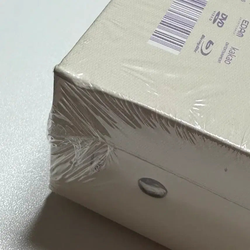 [BUNJANG] IU "My Year of Twenty-Nine" Documentary Photobook / 아이유 다큐멘터리 조각집 : 스물아홉 살의 겨울