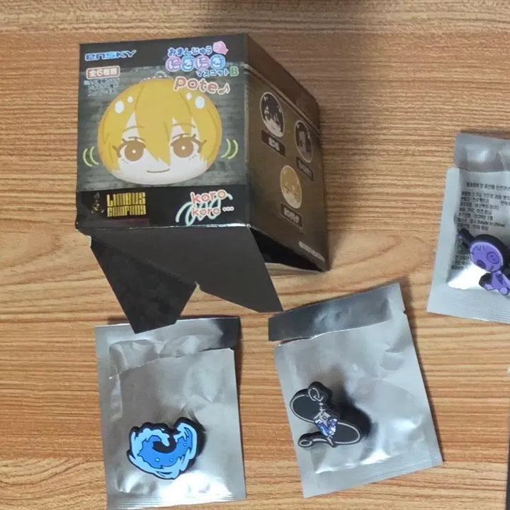 [BUNJANG] Ryoshu Manju + Rubber Badge Bundle Set / 료슈 만쥬 + 러버뱃지 일괄