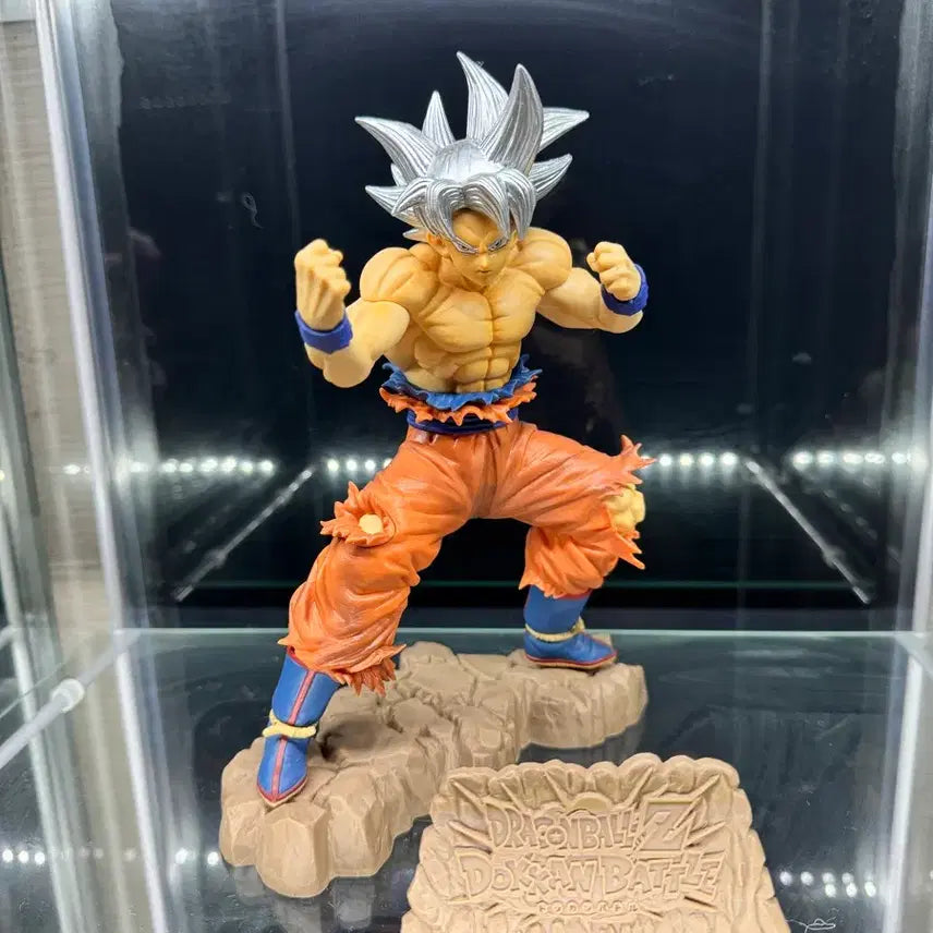 [BUNJANG] Dragon Ball Dokkan Battle 6th Anniversary Son Goku &amp; Trunks Figure Set / 드래곤볼 돗칸배틀6주년 손오공 트랭크스