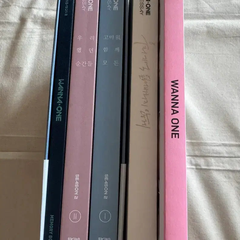 [BUNJANG] Wanna One Photo Essay DICON Photobook Bundle Set / 일괄) 워너원 포토에세이 디아이콘 포토북