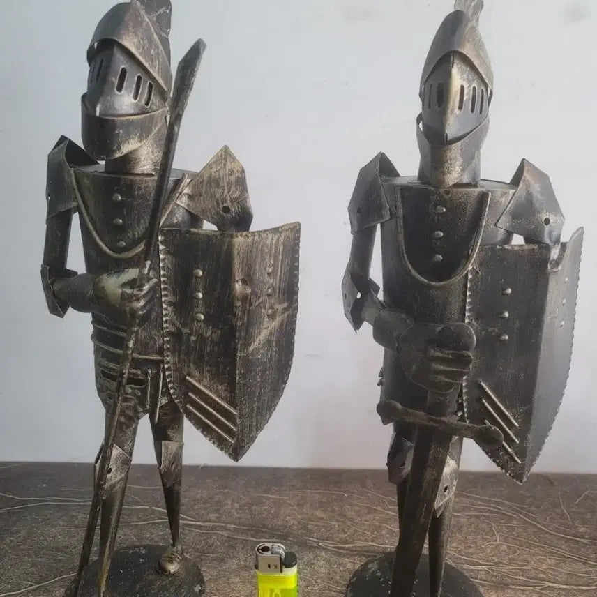 [BUNJANG] Vintage Tin Crafts Set of 2 / 인테리어소품  / 카페소품 / 빈티지 양철공예 2점