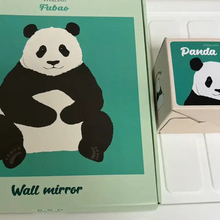 [BUNJANG] Fu Bao Limited Edition Set Mirror &amp; Cup Bundle / 푸바오 초판 굿즈 거울 컵 일괄 판매 덤으로 미니 러그 !