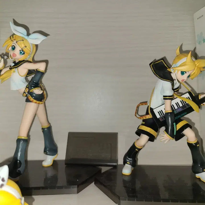 [BUNJANG] Kagamine Rin Len Good Smile 1/8 Scale Figure Bundle Set / 카가미네 린렌 굿스마일 1/8 스케일 피규어(일괄판매)