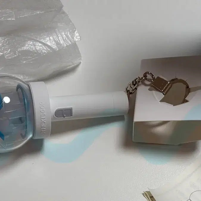 [BUNJANG] BOYNEXTDOOR Mini Lightstick Keyring / (개봉,미사용) 보이넥스트도어 보넥도 미니 응원봉 키링