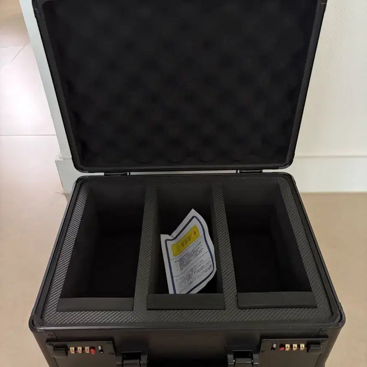 [BUNJANG] 3-Slot Graded Card Storage Box with Password Lock / [새제품] psa brg bgs 등급카드 포켓몬 3구 비밀번호 잠금 보관함 새제품 판매합니다_2