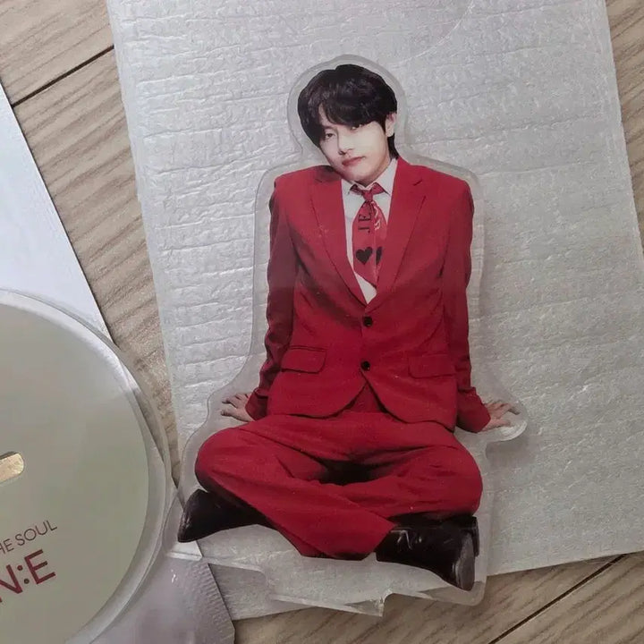 [BUNJANG] BTS Taehyung V MAP OF THE SOUL ONE Lucky Draw Acrylic Stand / 방탄소년단 BTS 태형 뷔 MAP OF THE SOUL ONE 럭키 드로우 아크릴 스탠드