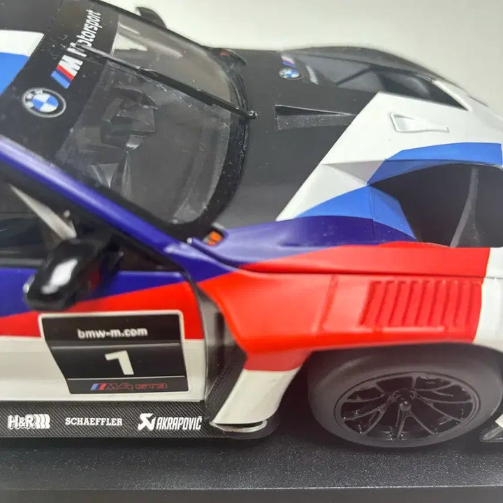 [BUNJANG] BMW M4 Diecast Model 1:18 Scale / BMW M4 오리지널 다이캐스트 1:18