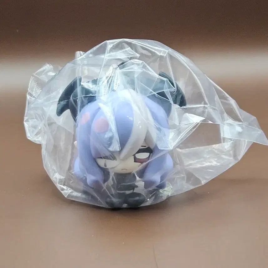 [BUNJANG] The Venti Collaboration Vivian Figure / 더벤티 콜라보 비비안 피규어