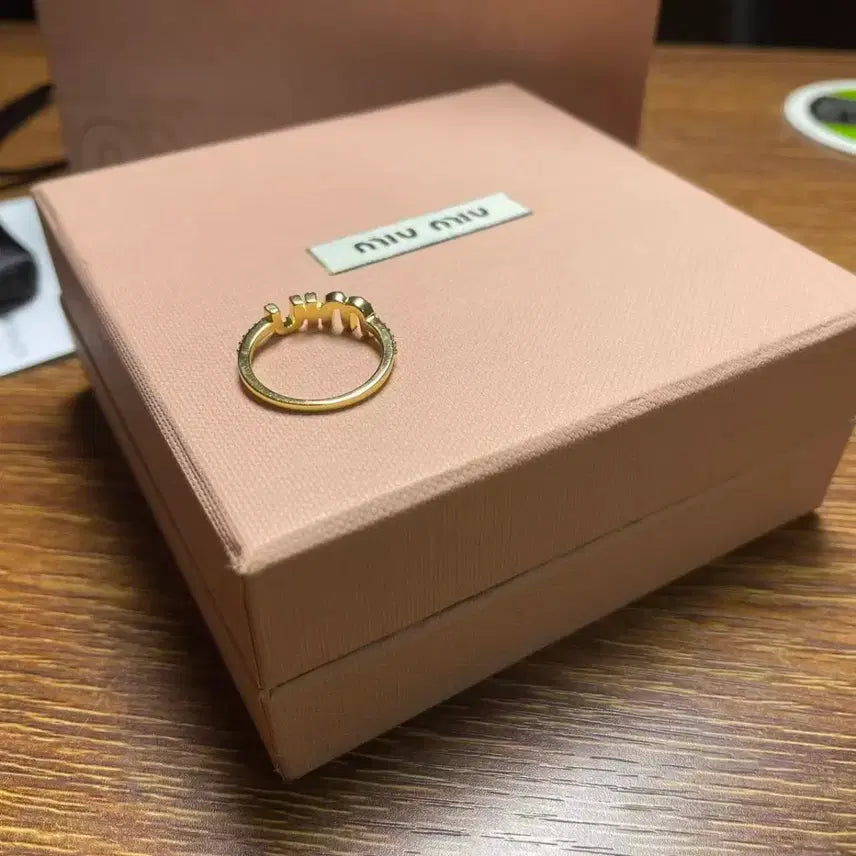 [BUNJANG] Miu Miu Logo Ring Gold Size 14 / 미우미우 로고 반지 골드 14
