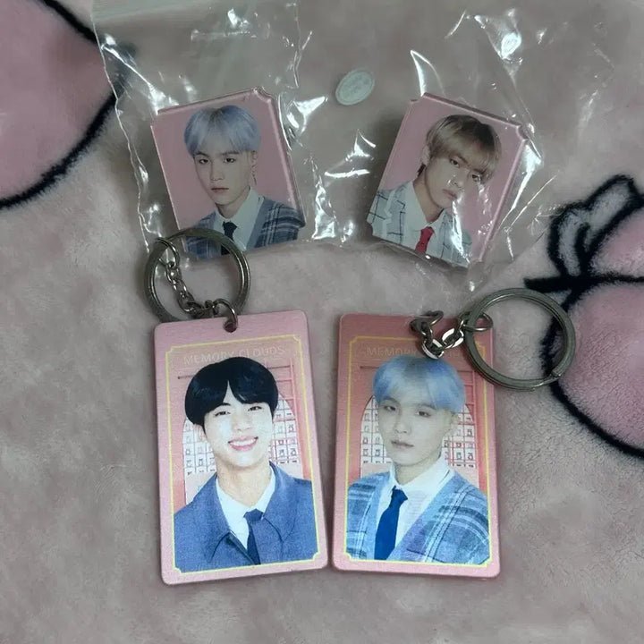 [BUNJANG] BTS Jin Suga V Lenticular Badge Muster 4th Edition Bundle Set / 방탄소년단 bts 진 슈가 뷔 렌티큘러 뱃지 머사터 머스터4기 양도 판매