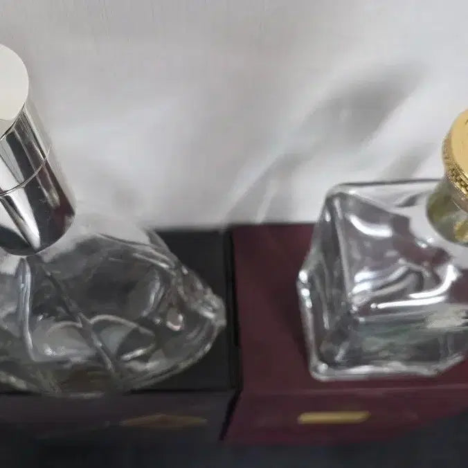 [BUNJANG] Hennessy XO &amp; Johnnie Walker King George V Whiskey Empty Bottles with Cases / 헤네시 XO, 조니워커 킹조지 5세 위스키 공병
