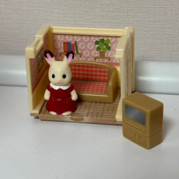 [BUNJANG] Sylvanian Families Forest Big Room Series Gacha Living Room Set / [급처] 실바니안 패밀리 숲의 큰 방 시리즈 가챠 초콜릿 토끼