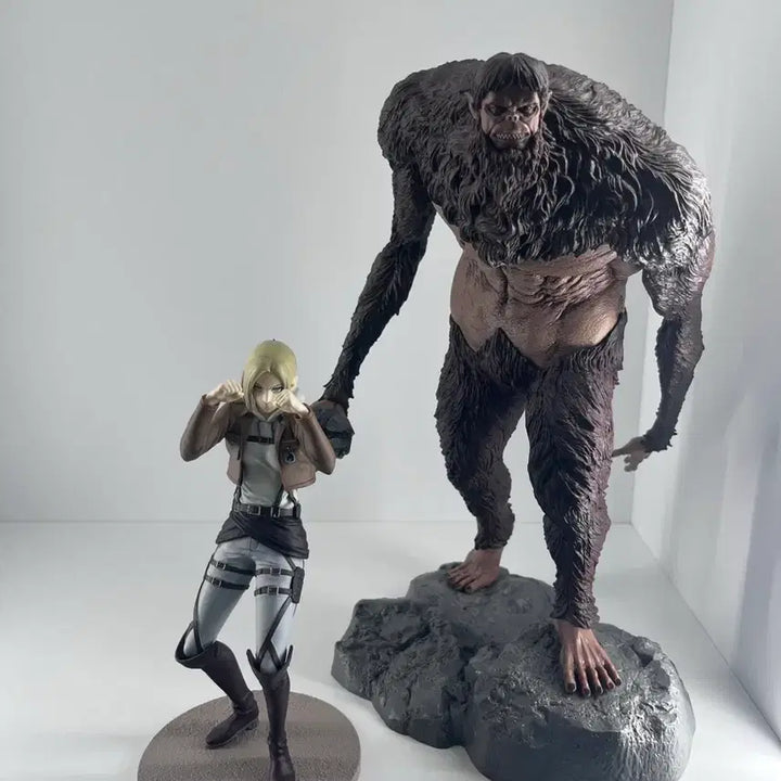 [BUNJANG] Attack on Titan Anime Prize Figure Bundle - Beast Titan A Prize &amp; Colossal Titan B Prize / (개봉양품, 박스있음) 진격의거인 애니B상, 짐승거인A상 일괄
