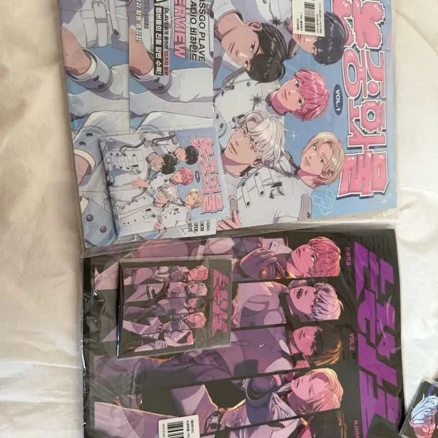 [BUNJANG] PLAVE Non-Human Material Vol. 1 &amp; 2 Bundle Set with Photocards / 플레이브 논중화물 1권, 2권 포카 포함 일괄