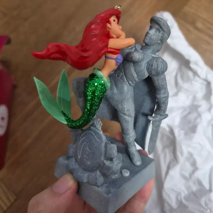 [BUNJANG] Disney The Little Mermaid Hallmark Ariel &amp; Prince Eric Talking Ornament Figure / 인어공주 홀마크 에리얼 에릭 왕자 토킹 오너먼트 피규어