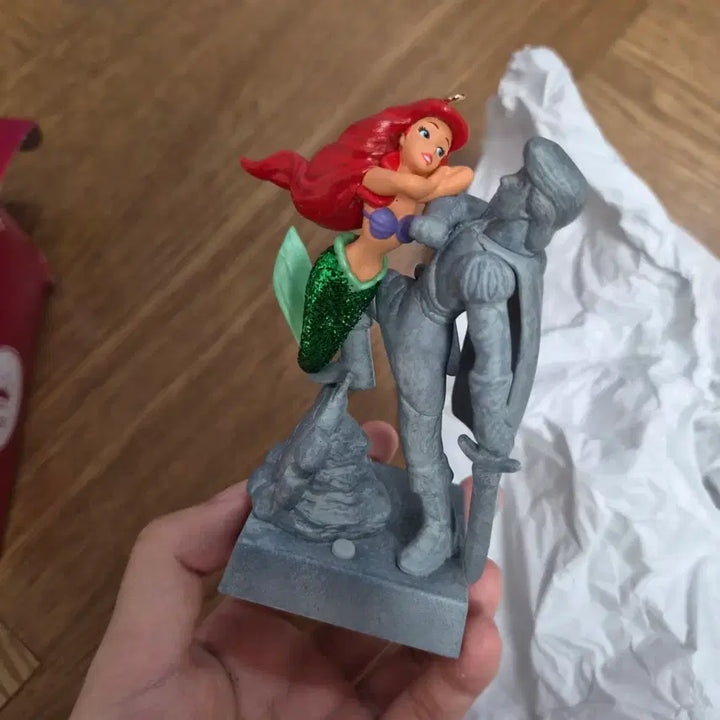 [BUNJANG] Disney The Little Mermaid Hallmark Ariel &amp; Prince Eric Talking Ornament Figure / 인어공주 홀마크 에리얼 에릭 왕자 토킹 오너먼트 피규어
