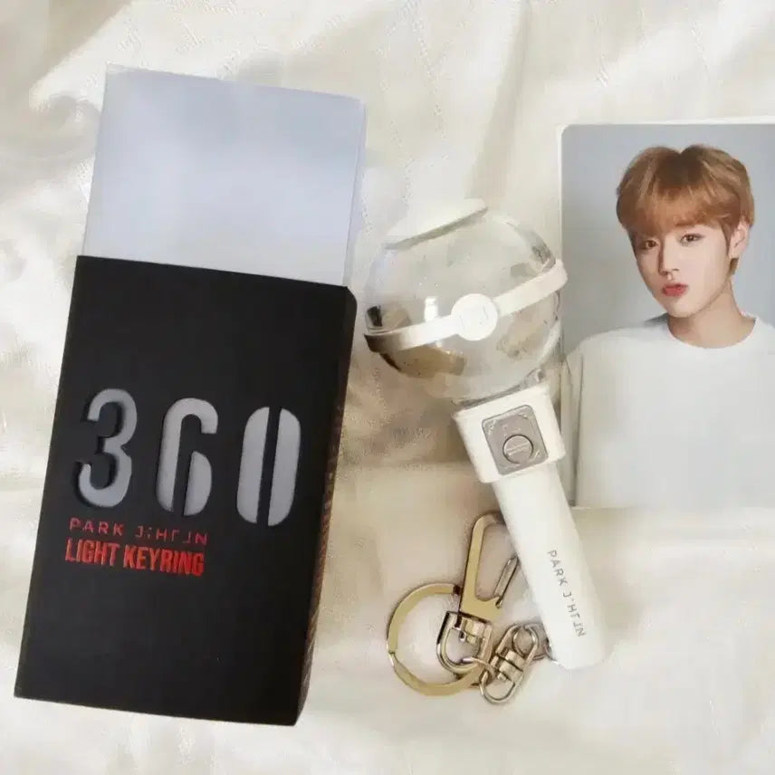 [BUNJANG] Park Jihoon Mini Lightstick Keyring (Printing Error) + Bonus Photocard / (인쇄오류O) 박지훈 응원봉 뽑봉 미니키링 미니응원봉 / 워너원 WANNAONE