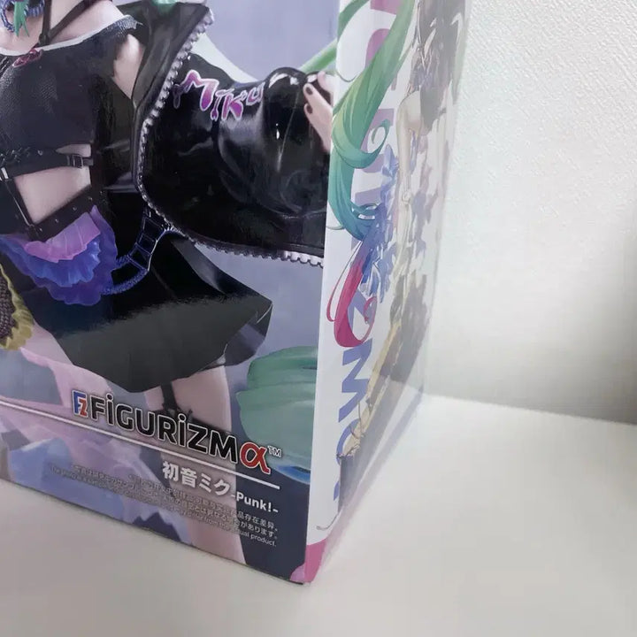 [BUNJANG] Hatsune Miku Punk Figureism Figure (Sealed) / 하츠네 미쿠 펑크 피규어리즘 피규어 미개봉