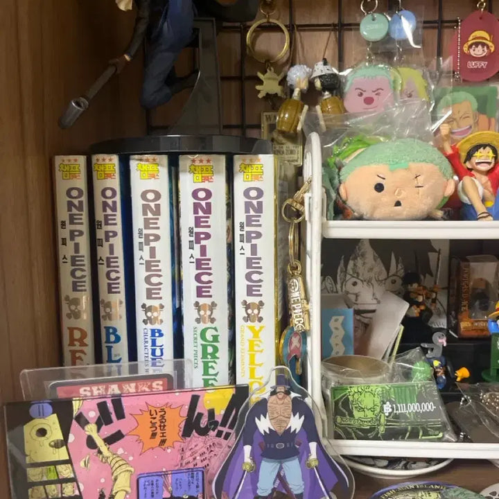 [BUNJANG] One Piece Bundle Set Luffy Zoro Sanji Figures Dolls Keychains Badges / 원피스 굿즈 일괄 양도 루피 조로 상디 피규어 인형 키링 뱃지