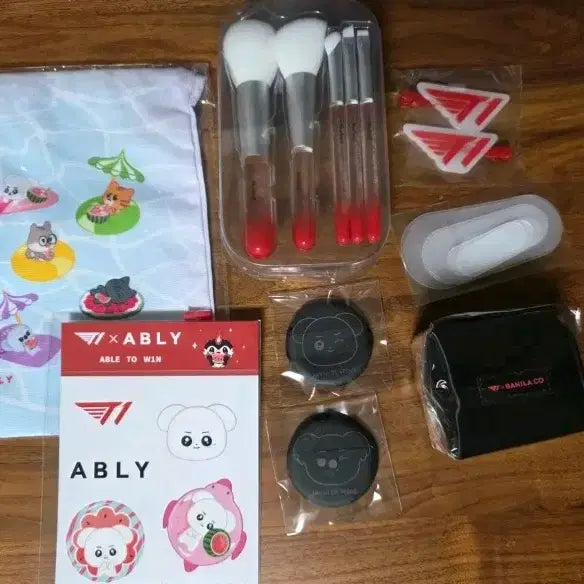 [BUNJANG] T1 x ABLY Brush Set, Pouch, Vanillaco Pouch, Stickers, Puff, Keria / T1 티원 x 에이블리 브러쉬, 파우치, 바닐라코 파우치, 스티커, 퍼프 / 케리아