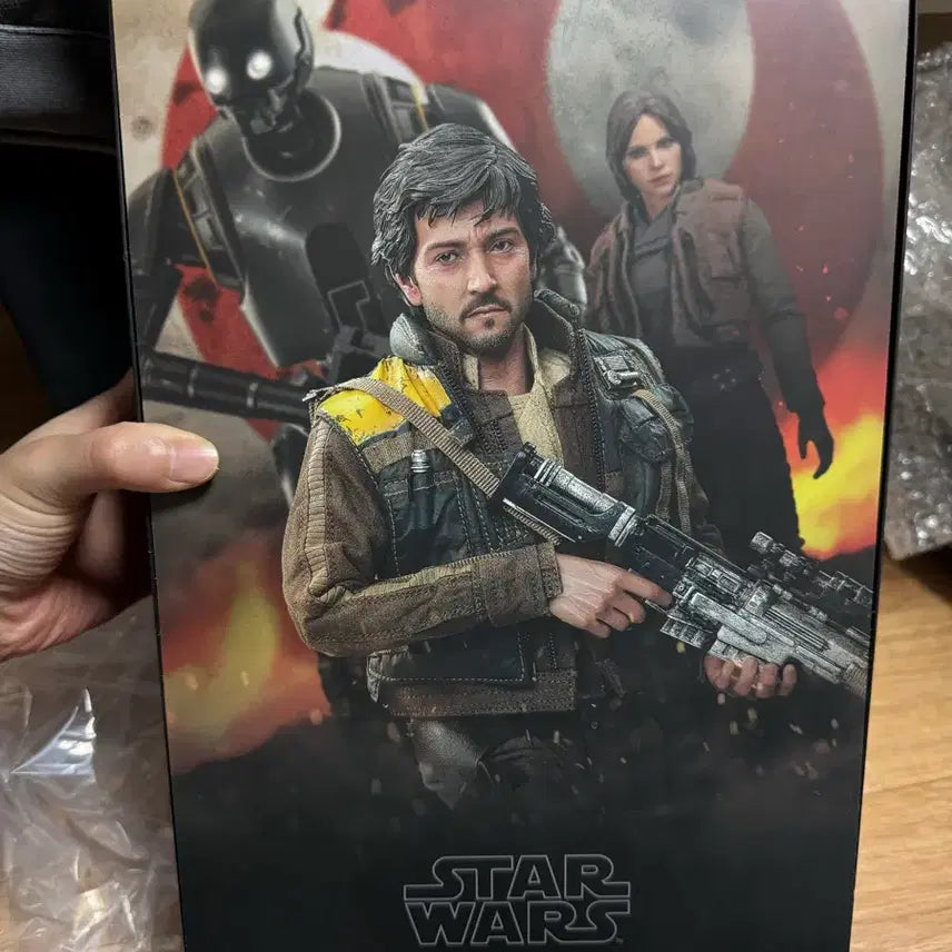[BUNJANG] Hot Toys Cassian Andor Star Wars Figure / 스타워즈 카시안 안도르 핫토이 판매합니다