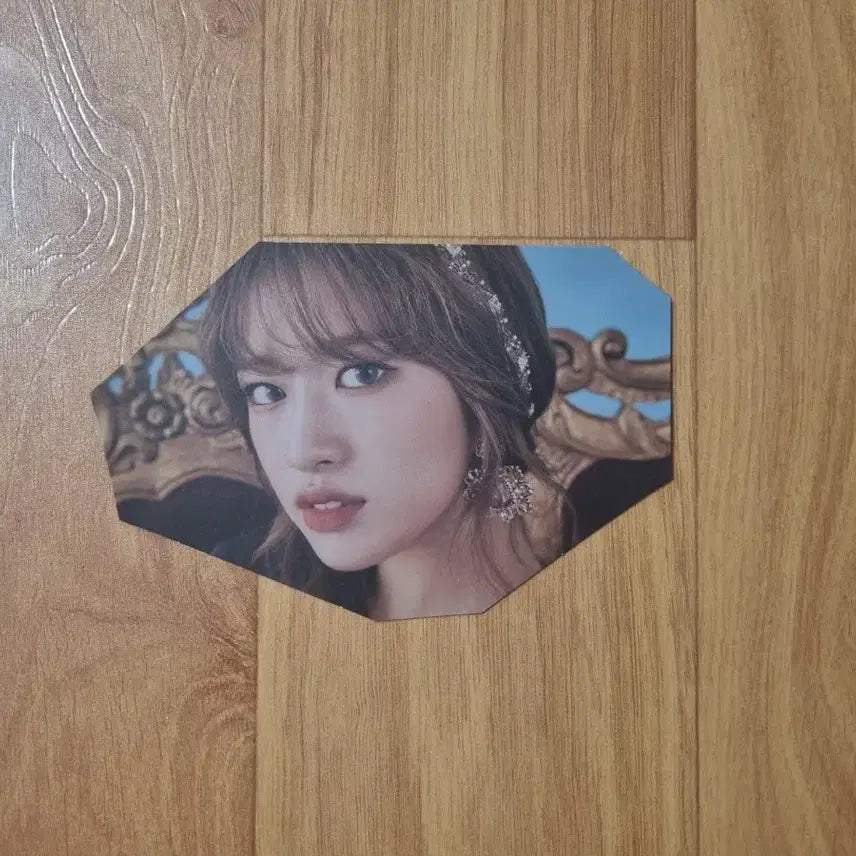 [BUNJANG] IZ*ONE Fiesta I AM An Yu Jin Polygonal Postcard / 아이즈원 피에스타 I AM 안유진 다각형 엽서