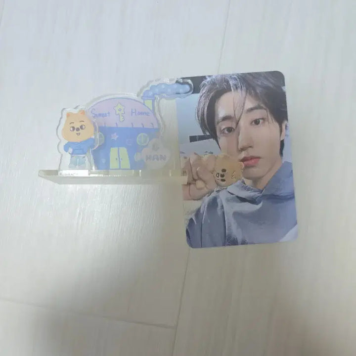 [BUNJANG] Stray Kids SKZ STAY IN OUR LITTLE HOUSE 2026 Fan Meeting Standee &amp; Photocard / 스키즈 SKZ (STAY IN OUR LITTLE HOUSE) 26년 팬미팅 스탠드 &amp; 포카