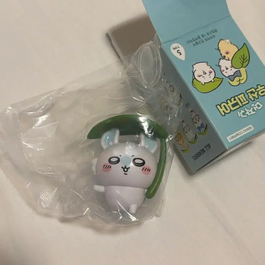 [BUNJANG] Chiikawa "Usada Pekora" Figure / 치이카와 우산피규어 모몽가 판매합니다