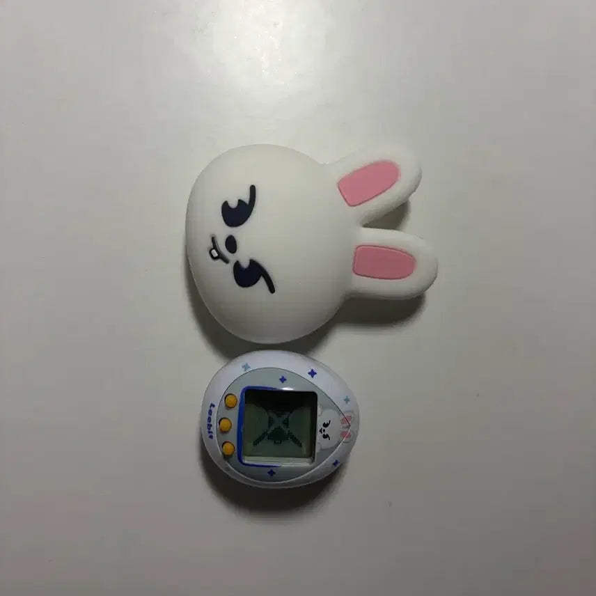 [BUNJANG] Stray Kids Rabbit Tamagotchi / 스키즈 다마고치 리빗