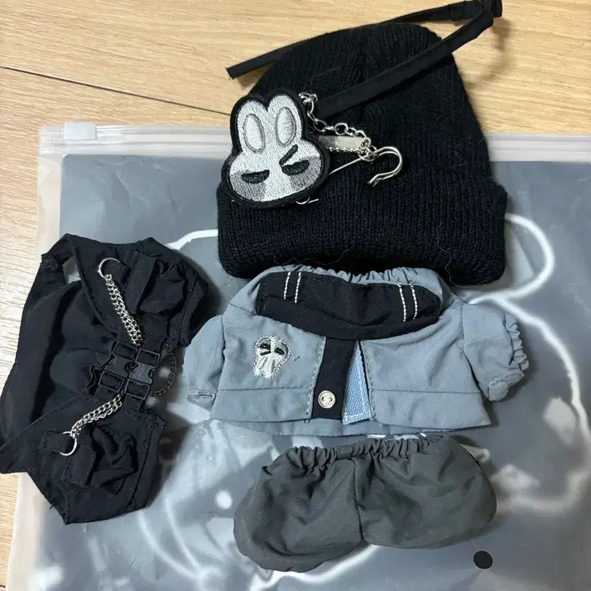 [BUNJANG] 15cm Doll Clothes Wardrobe Police Beanie / 15cm 인형 옷 옷장 경찰 비니