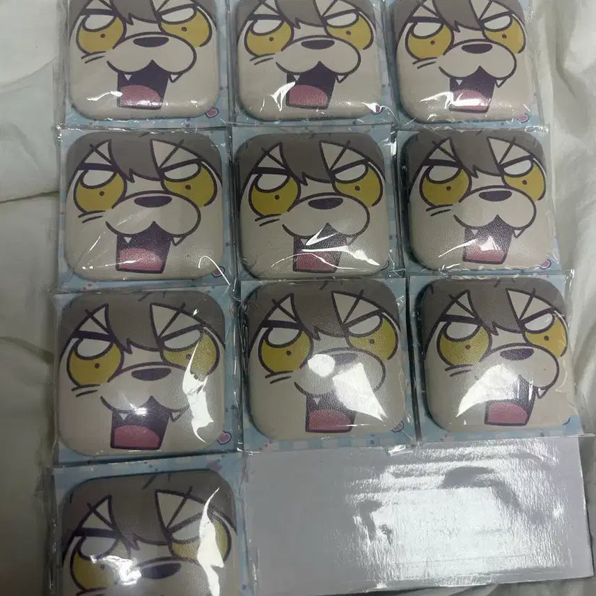 [BUNJANG] Ensemble Stars Koga Raboo Raboo Cushion Can Badges (Bundle Set, 10 pcs) / 앙스타 코가 부쿠부 쿠션 캔뱃지 10개 일괄