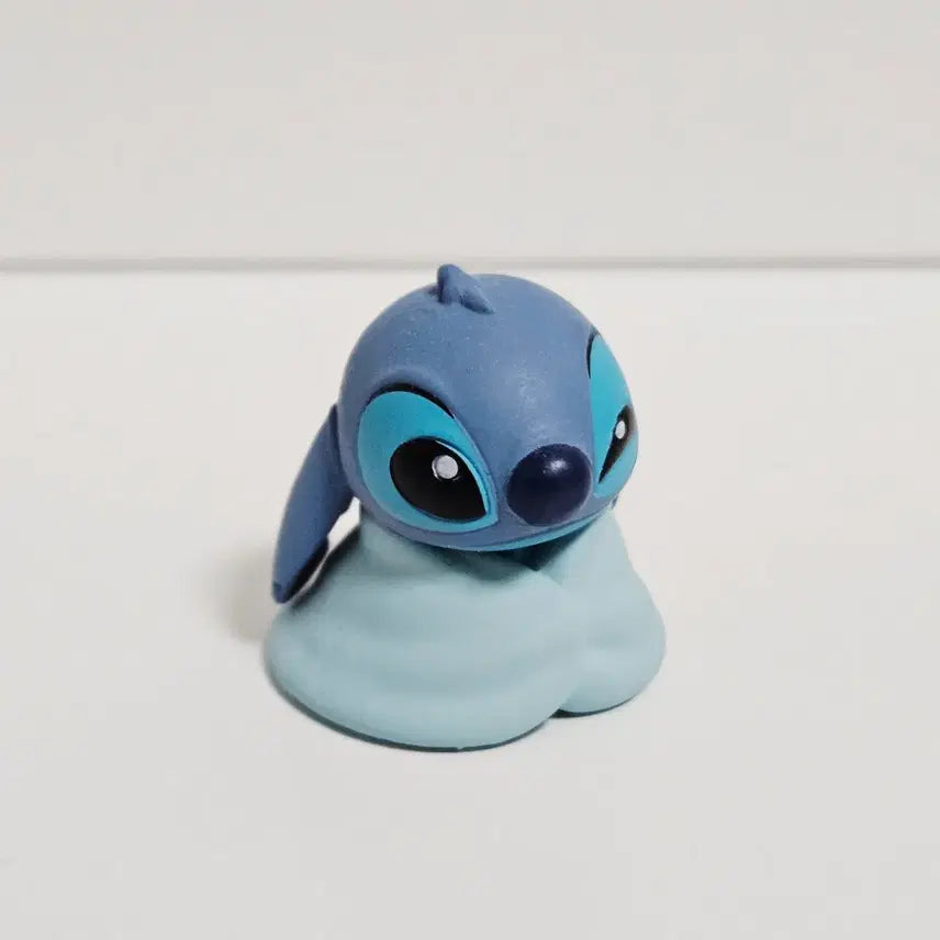 [BUNJANG] Disney Stitch Kurumari Blanket Roll Gacha Toy / 디즈니 스티치 쿠루마리 이불돌돌 가챠