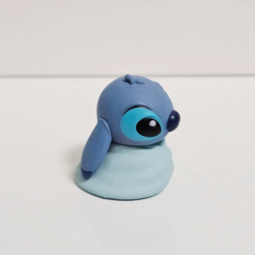 [BUNJANG] Disney Stitch Kurumari Blanket Roll Gacha Toy / 디즈니 스티치 쿠루마리 이불돌돌 가챠