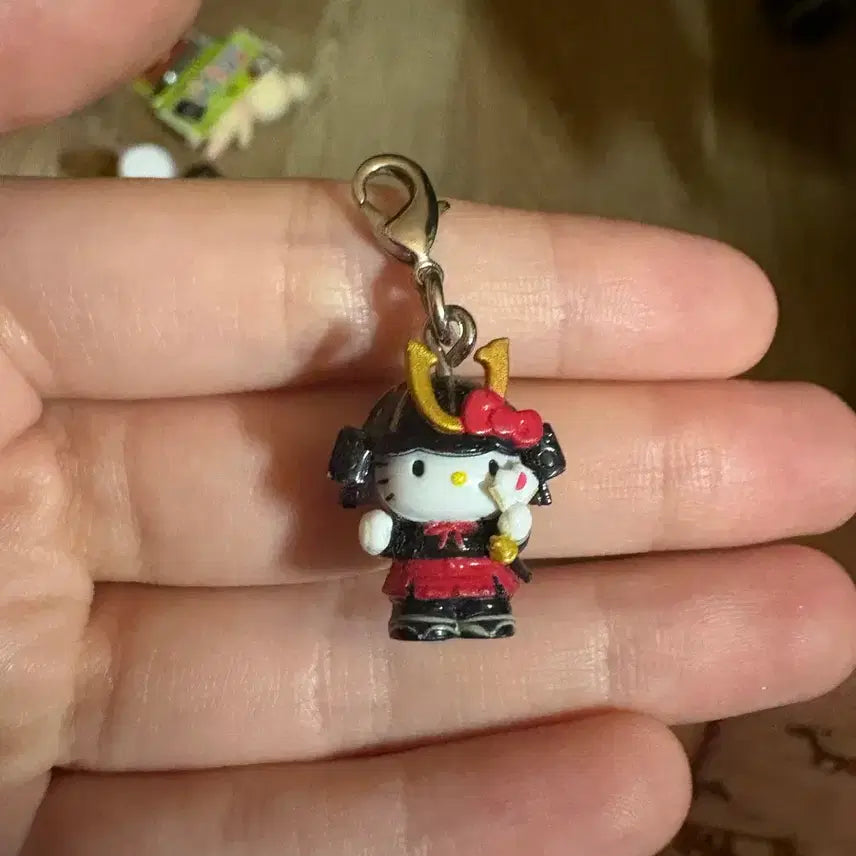 [BUNJANG] Hello Kitty Samurai Strap Keychain Rare Vintage / 헬로키티 무사 스트랩 키링 희귀 고전