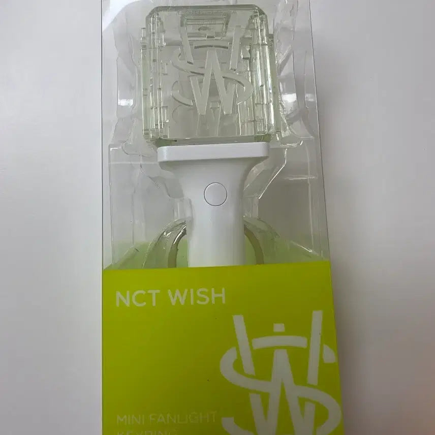 [BUNJANG] NCT WISH Official Lightstick Mini Keyring / (새상품) NCTWISH 위시 믐뭔봉 응원봉 미니키링