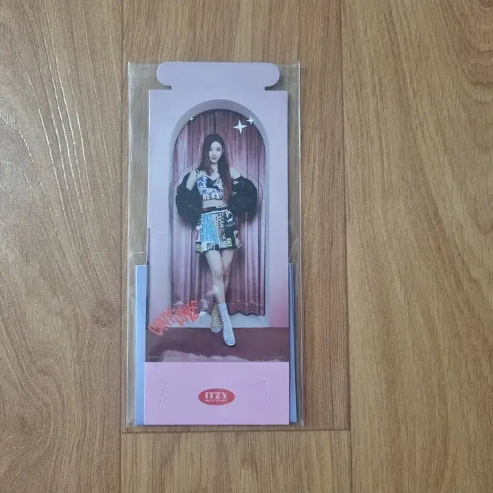 [BUNJANG] ITZY Loco Chaeryeong Standing Card + Special Card Set / 있지 ITZY 크인럽 LOCO 로코 채령 스탠딩카드+스페셜카드세트