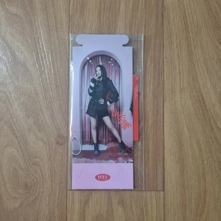 [BUNJANG] ITZY Yuna Standing Card + Special Card Set (Loco Ver.) / 있지 ITZY 크인럽 LOCO 로코 유나 스탠딩카드+스페셜카드세트