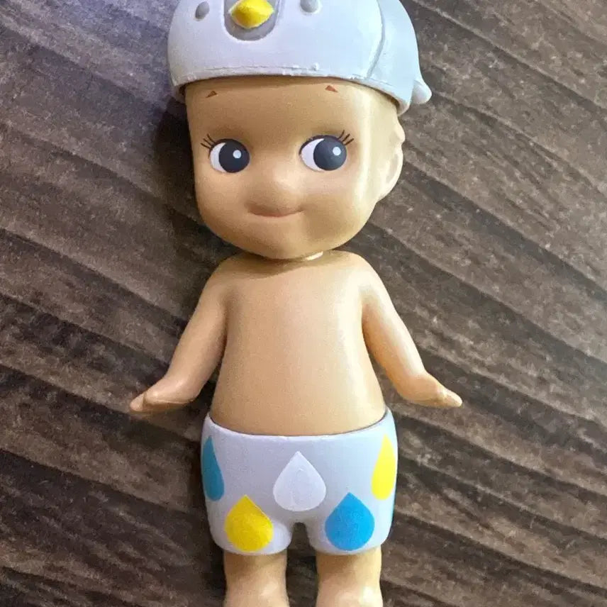 [BUNJANG] Sonny Angel Summer Penguin Hat Suntan Figure (Vintage) / 소니엔젤 썸머 피규어 펭귄 모자 썬탠 (빈티지)