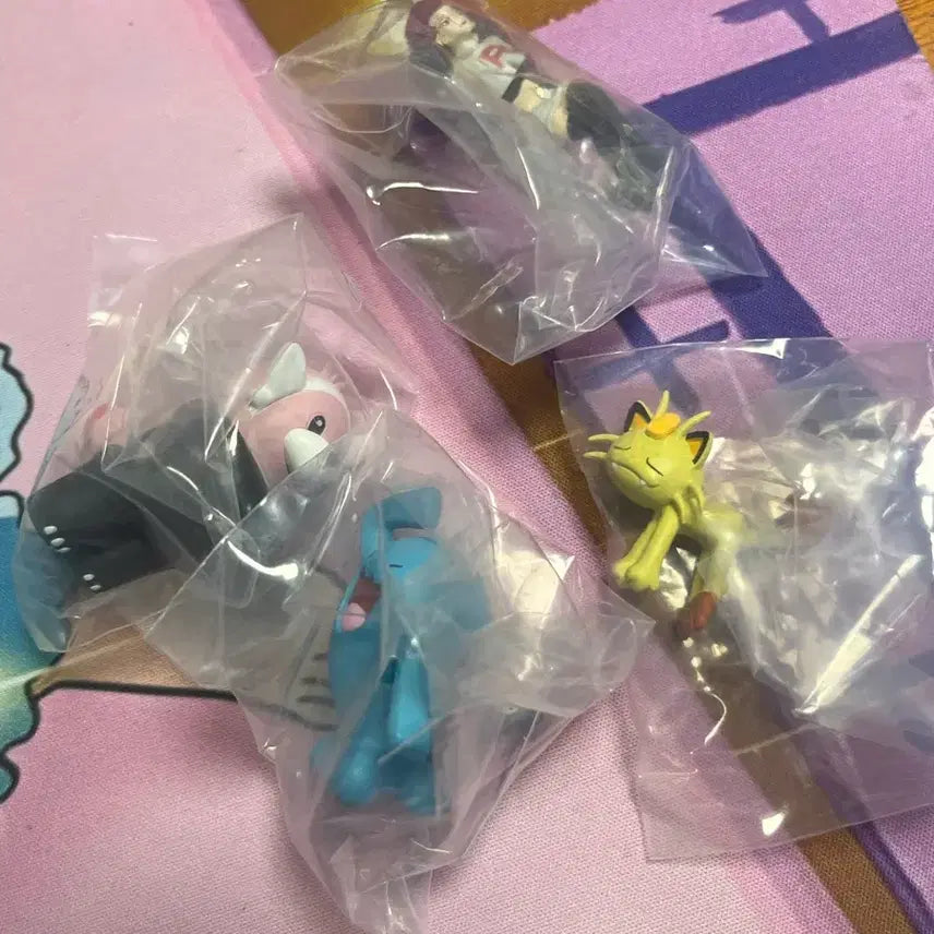 [BUNJANG] Pokemon Fuchiko Cup Figures Set - Meowth, Bewear, Mimikyu / 포켓몬스터 후치코 컵 위에 가챠 세트판매 로사,이븐곰,야옹이