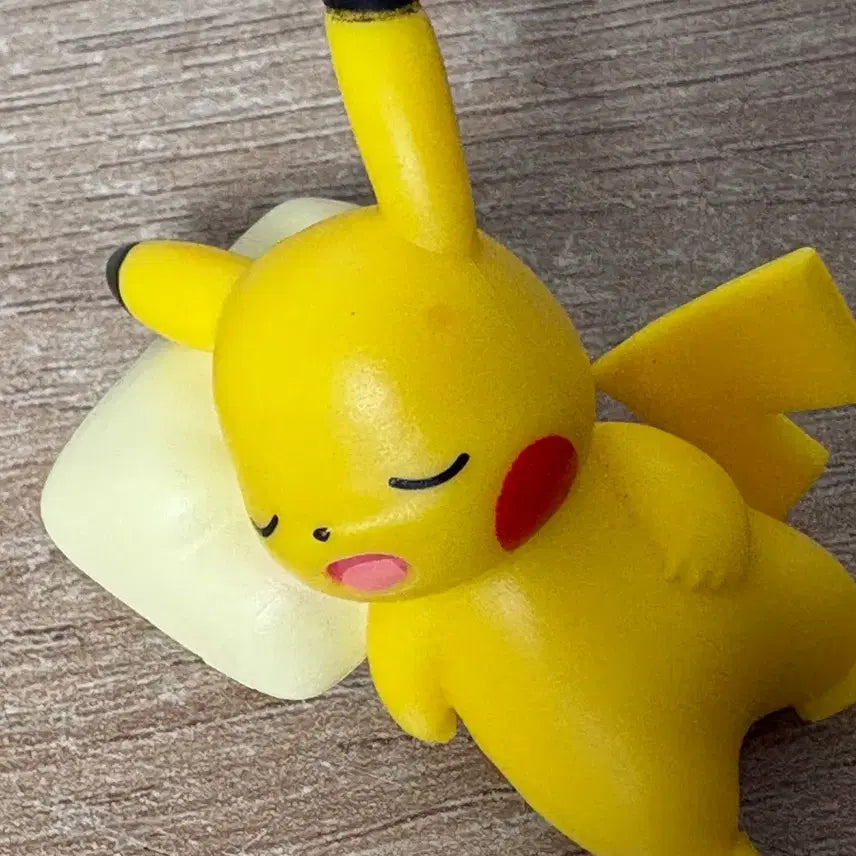 [BUNJANG] Pokemon Monster Ball Ice Ball Figures Bundle Set / 포켓몬 몬스터볼 아이스볼 피규어 일괄 판매 피카츄 고라파덕 이브이 메타몽 이상해씨