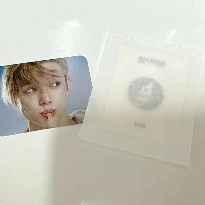 [BUNJANG] TXT Yeonjun Ice Cream Mini Photocard &amp; Sticker Set / 연준 아이스크림 미니포카&amp;스티커