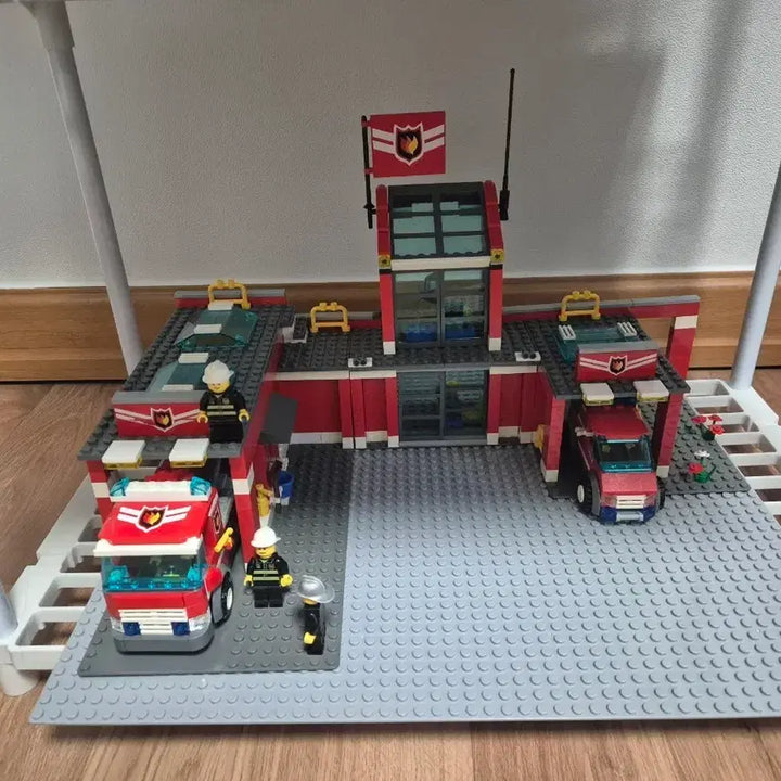 [BUNJANG] LEGO City 7945 Fire Station / 레고 시티 7945 소방서
