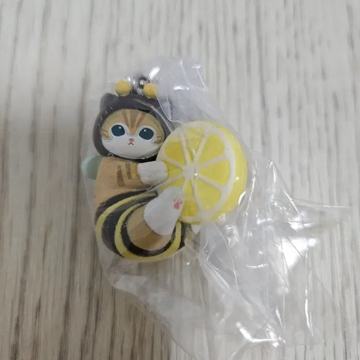 [BUNJANG] Moppu Sand Bee Cat Lemon Gacha Figure / 모프샌드 꿀벌냥 레몬 가챠